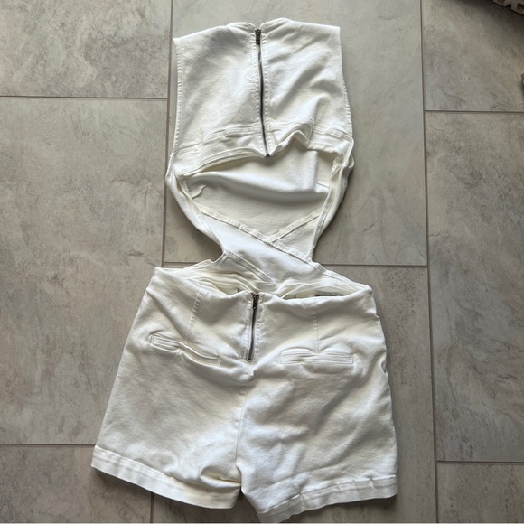 3x1 Backless Romper - Picture 7 of 7